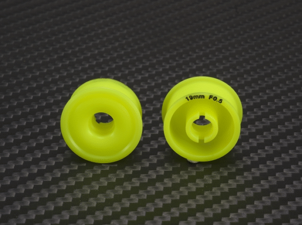 MR2089F05-19 PN MINI-Z 2WD DELRIN CUT YELLOW FORMULA 8X19MM FLANGED WHEEL F0.5 - Image 3